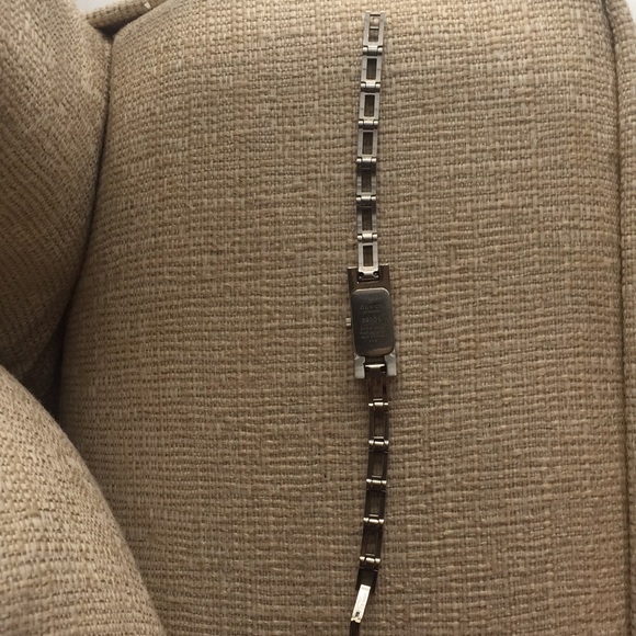 Gucci Watch - Picture 4 of 6